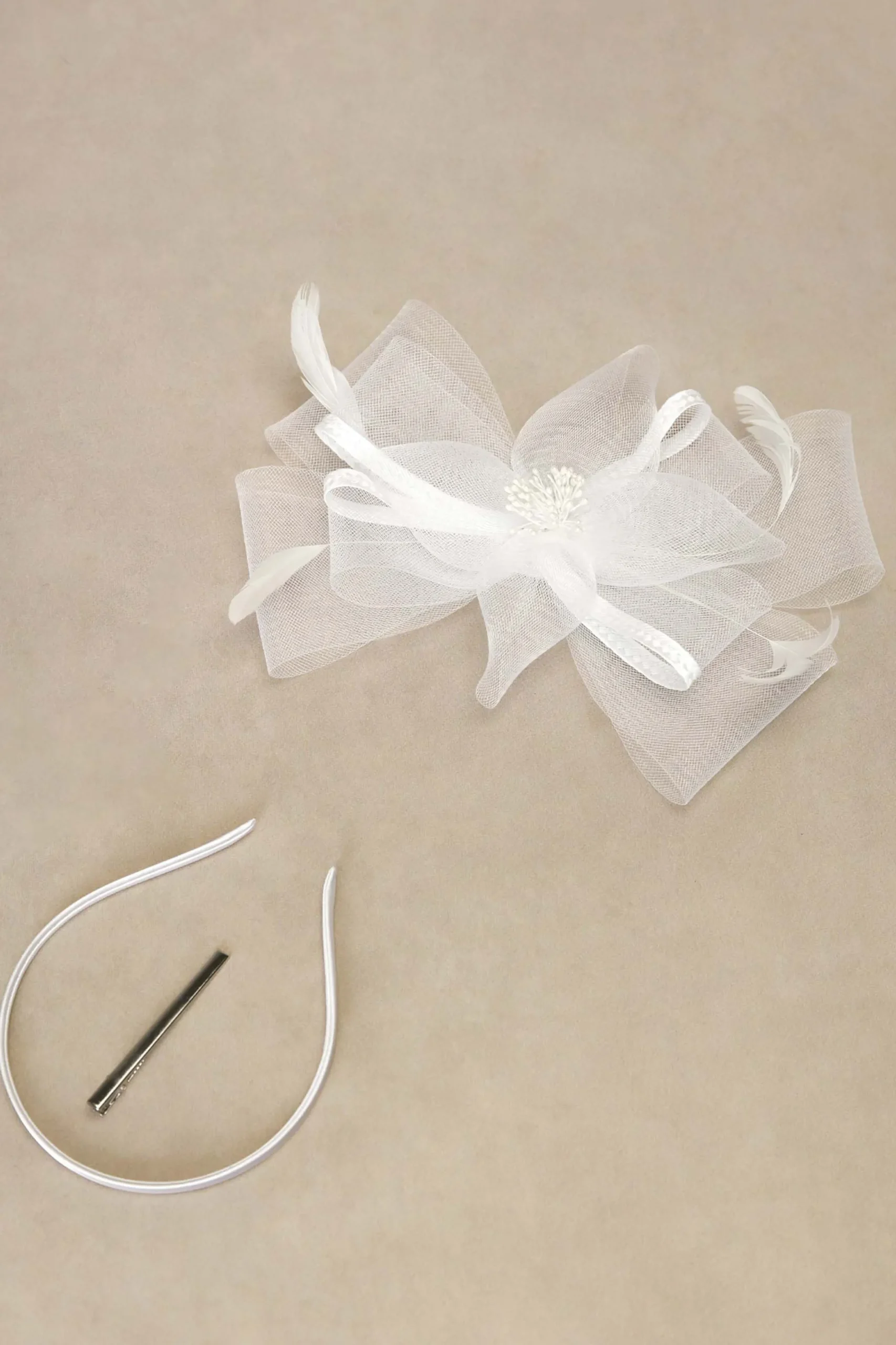 BABEYOND Fascinators<Elegant Ribbon Feather Kentucky Fascinator