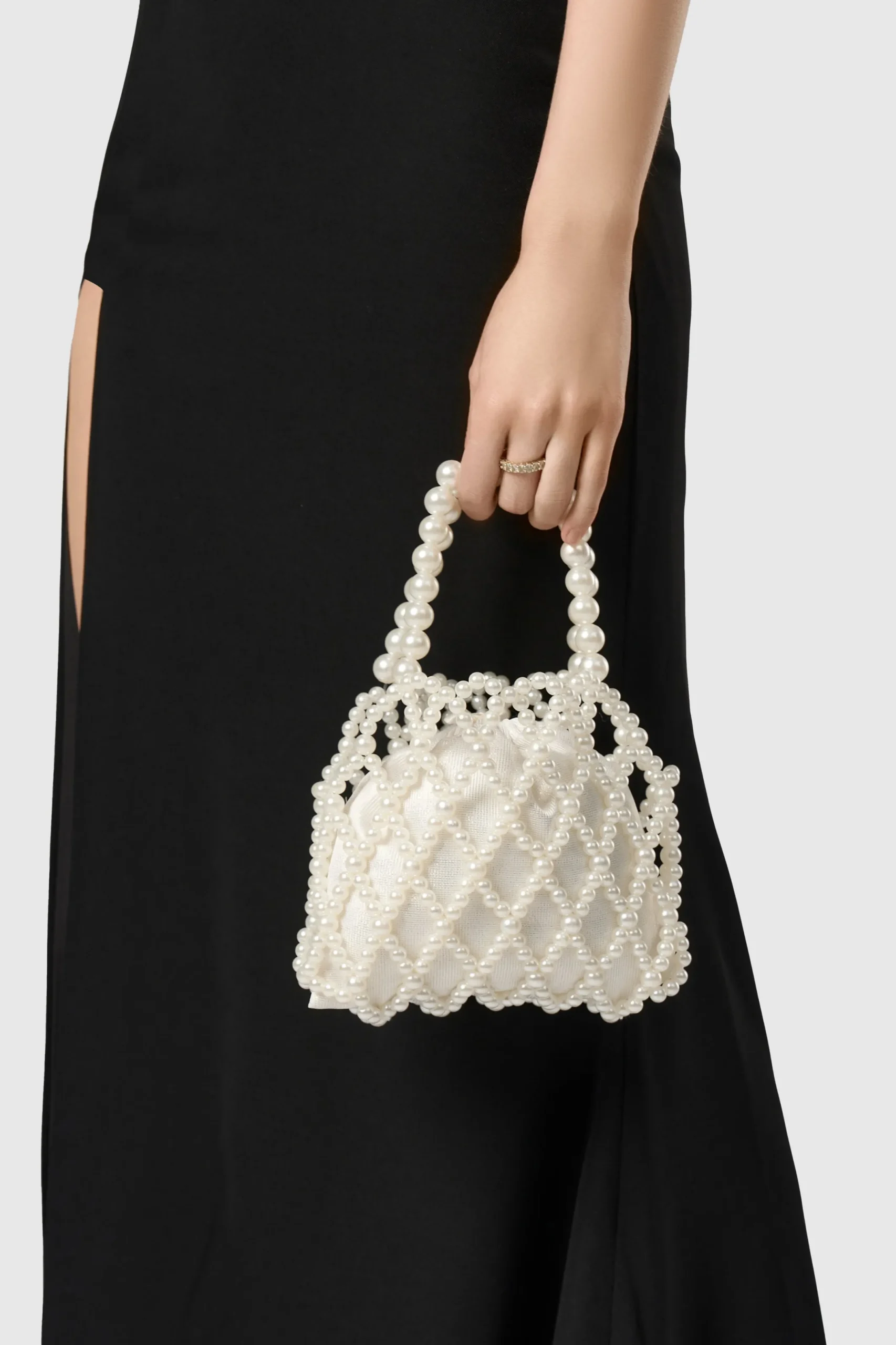 BABEYOND Handbags | Pearl<Reticulated Beaded Pearl Bucket Purse