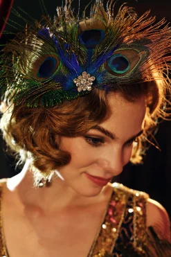BABEYOND Feather<Vintage Rhinestone Peacock Hair Clip
